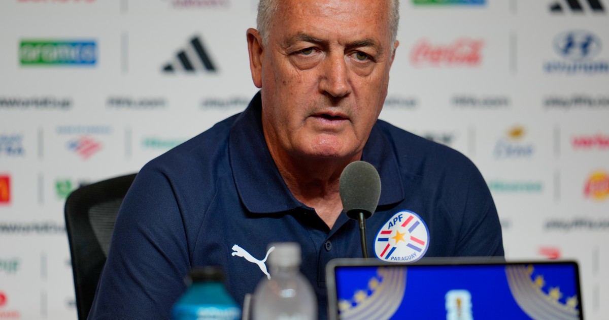 Gustavo Alfaro, explosivo ante la prensa tras el 0-0 de Paraguay en el Mundial: "Esto es un parto de nalgas"