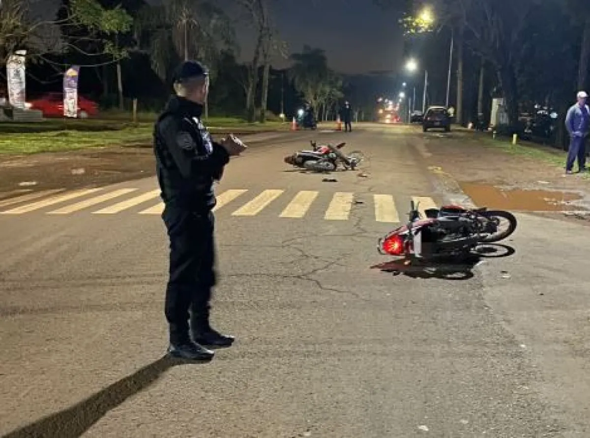 Un motociclista sufrió graves fracturas tras chocar con otra moto en San Javier