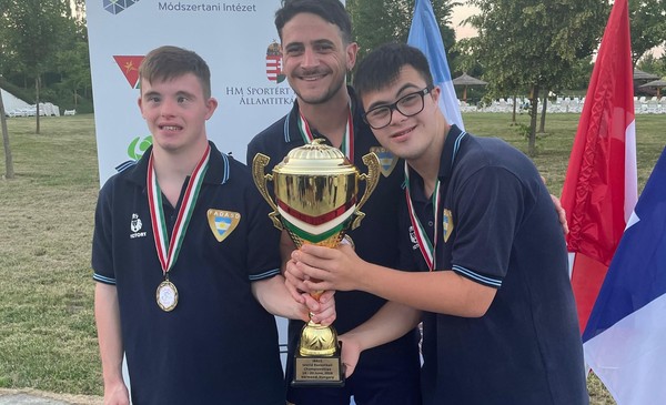 ¡Emocionante!: con dos marplatenses, la selección de básquet con sindrome de down gritó campeona en Hungría