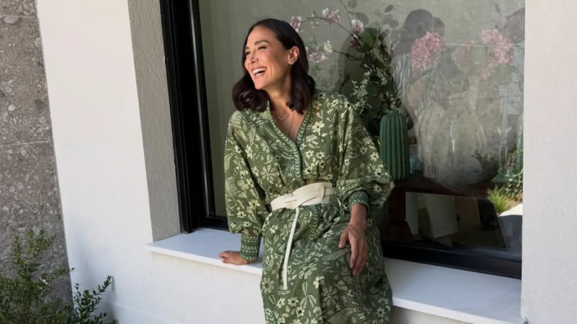 ¡Está rebajado! El vestido de la colección de Tamara Falcó que conquista las redes y es ideal para noches de verano