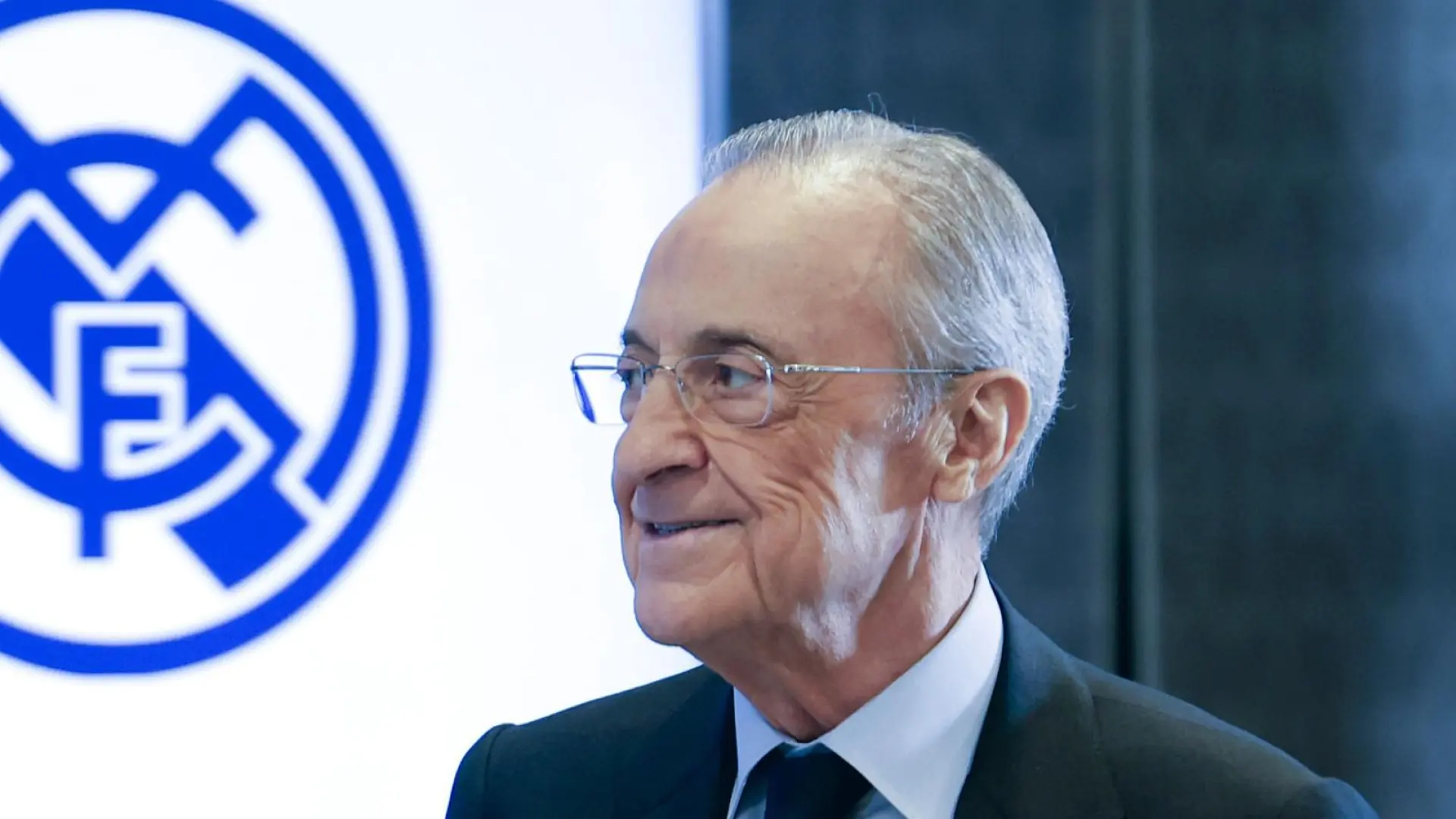 Florentino Pérez da la bienvenida a España al papa León XIV: "Es un orgullo que sea del Real Madrid"