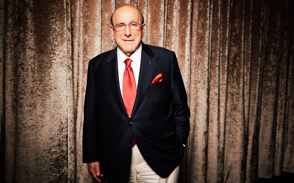 Influential Jewish rock-and-roll executive Clive Davis dies at 94