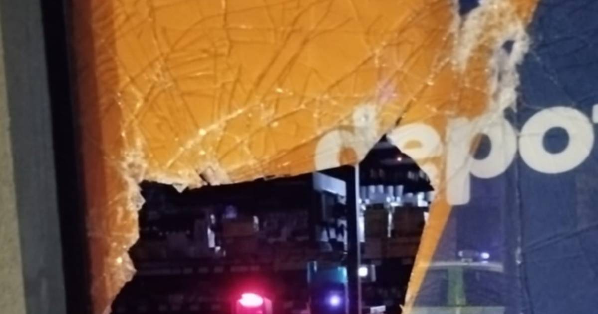 Corrientes: destrozó la vidriera de un comercio para robar y quedó filmado