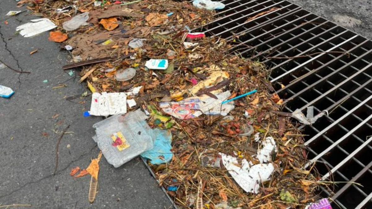 Municipio de NL detendrá y multará con hasta 23 mil pesos a quienes tiren basura en la vía pública