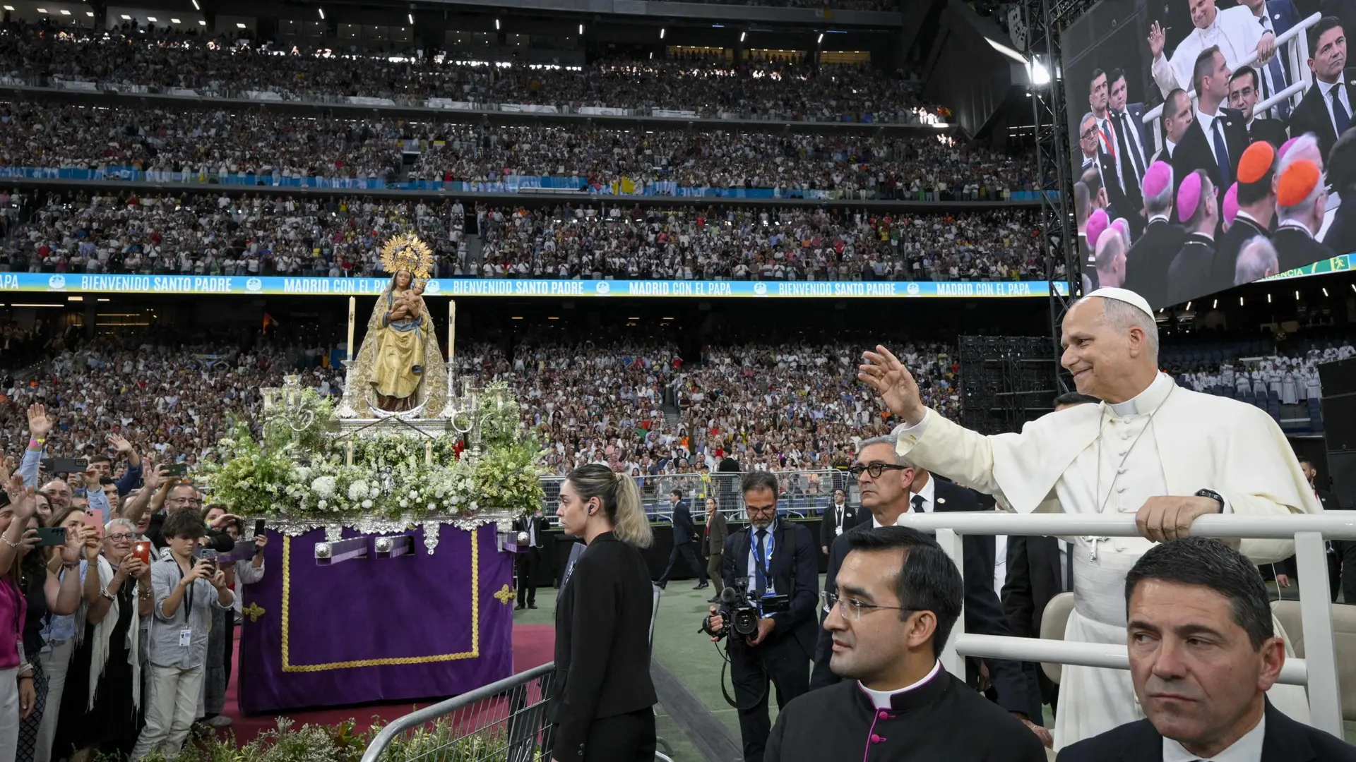 El Papa finaliza hoy su visita en Madrid con un encuentro con los voluntarios antes de partir hacia Barcelona