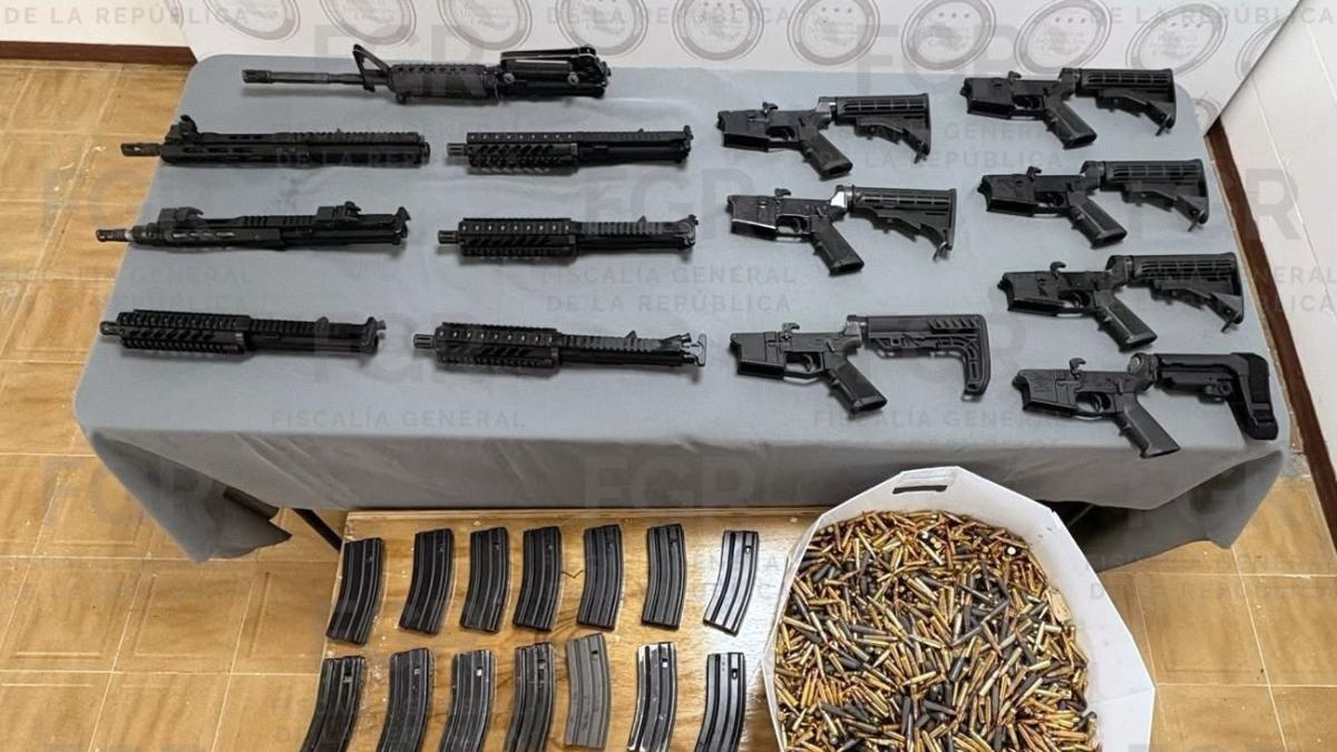 Detienen a hombre con arsenal en Nuevo León; llevaba 7 armas y tres mil cartuchos