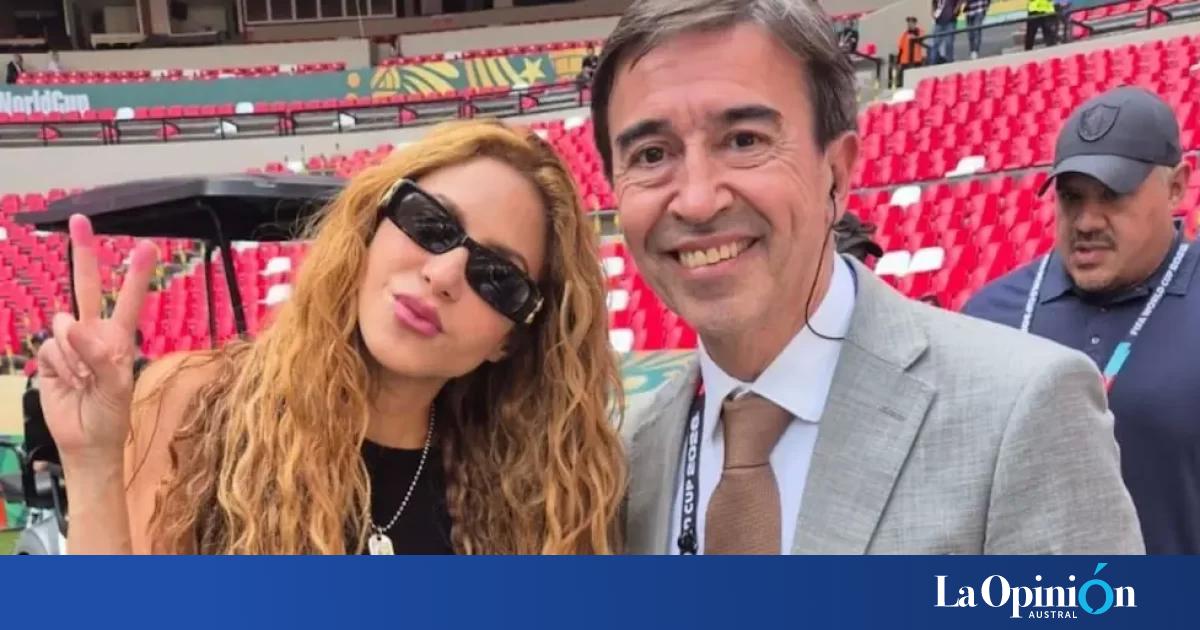 "Voy a buscar a Shakira": Marcelo Benedetto abandonó un móvil en vivo para sacarse una foto con la cantante en la previa del Mundial 2026