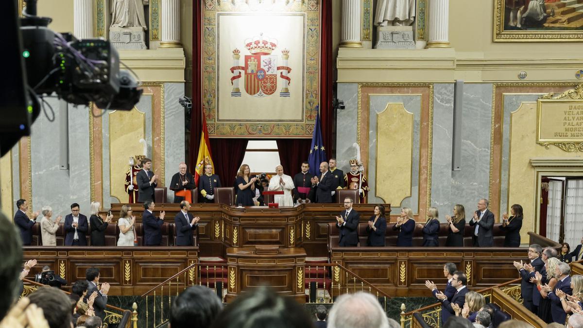 El Congreso aplaude a un Papa