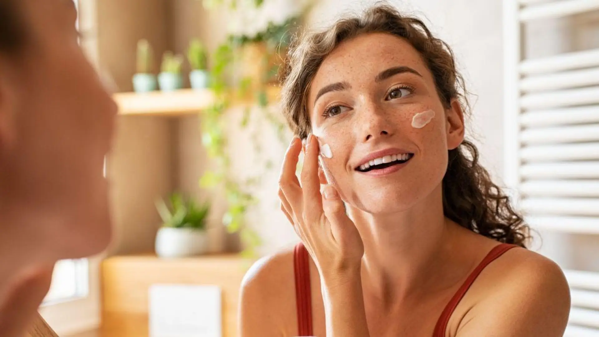 Adiós al efecto 'piel pegajosa': así puedes adaptar el maquillaje al verano