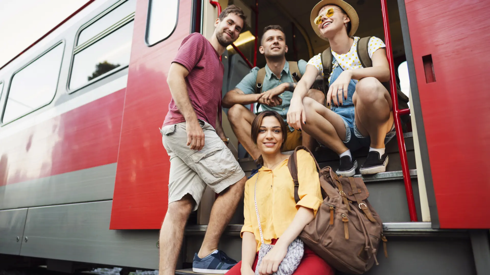A la venta los billetes del programa 'Verano Joven' de Renfe: descuentos del 50% en AVE y Avlo