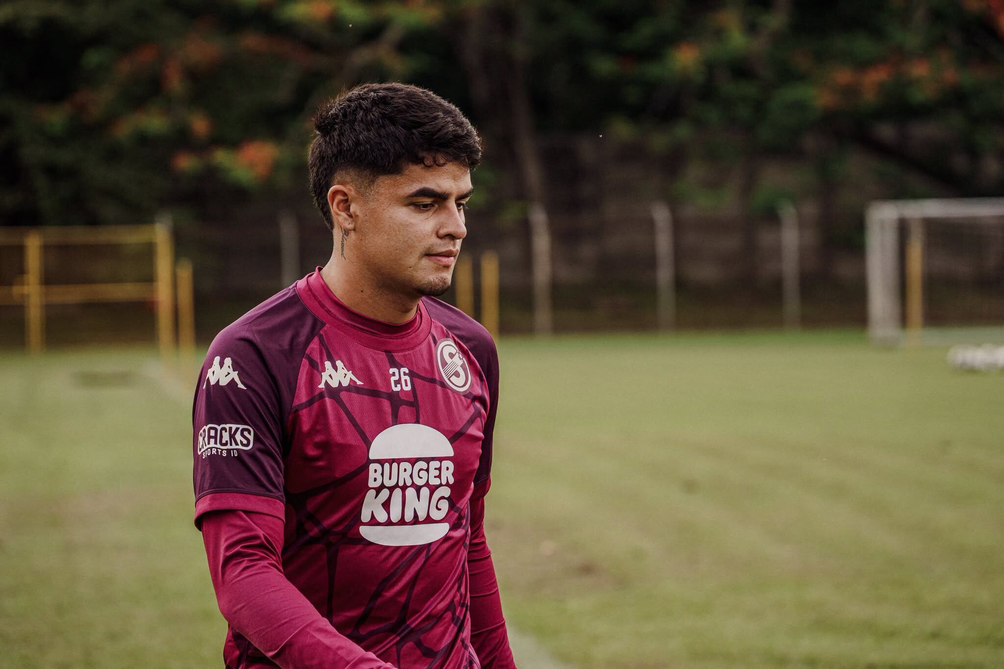 Saprissa ya luce a sus nuevos fichajes con la camisa morada