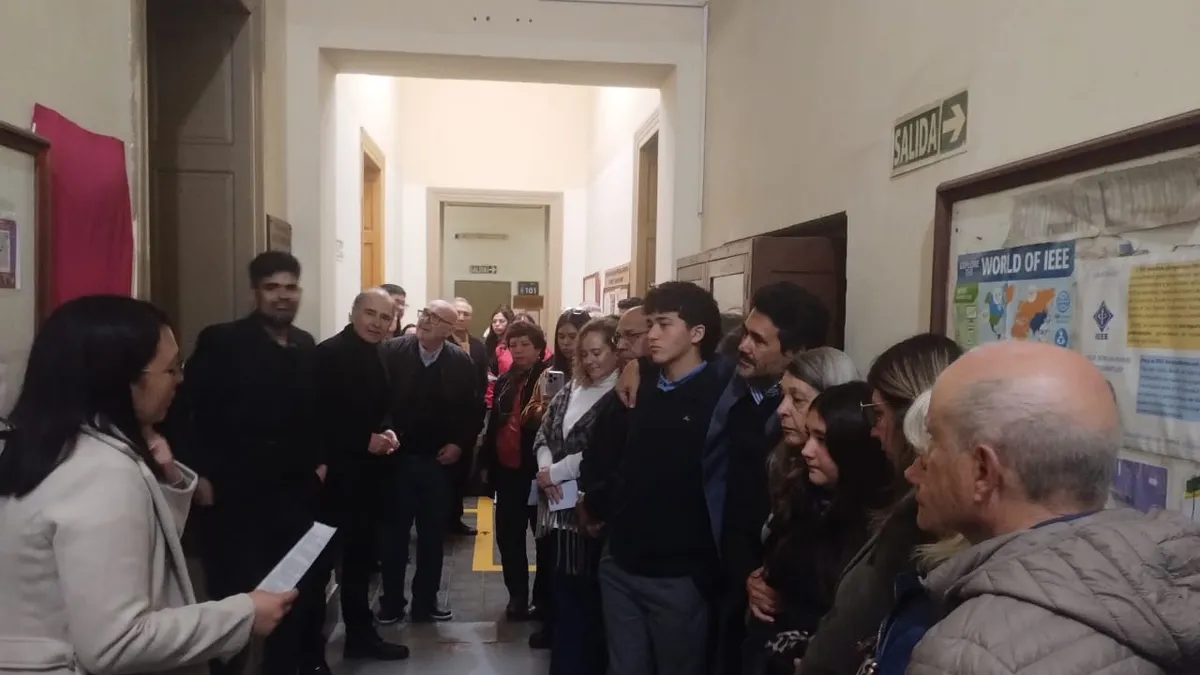 Descubren placa recordatoria en memoria de Jorge Eremchuk