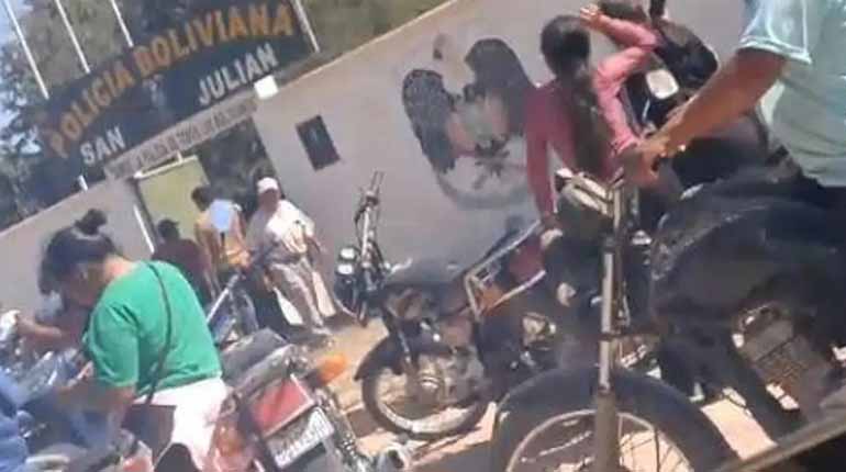 Reportan saqueo y quema de la estación policial de San Julián; los efectivos fueron replegados