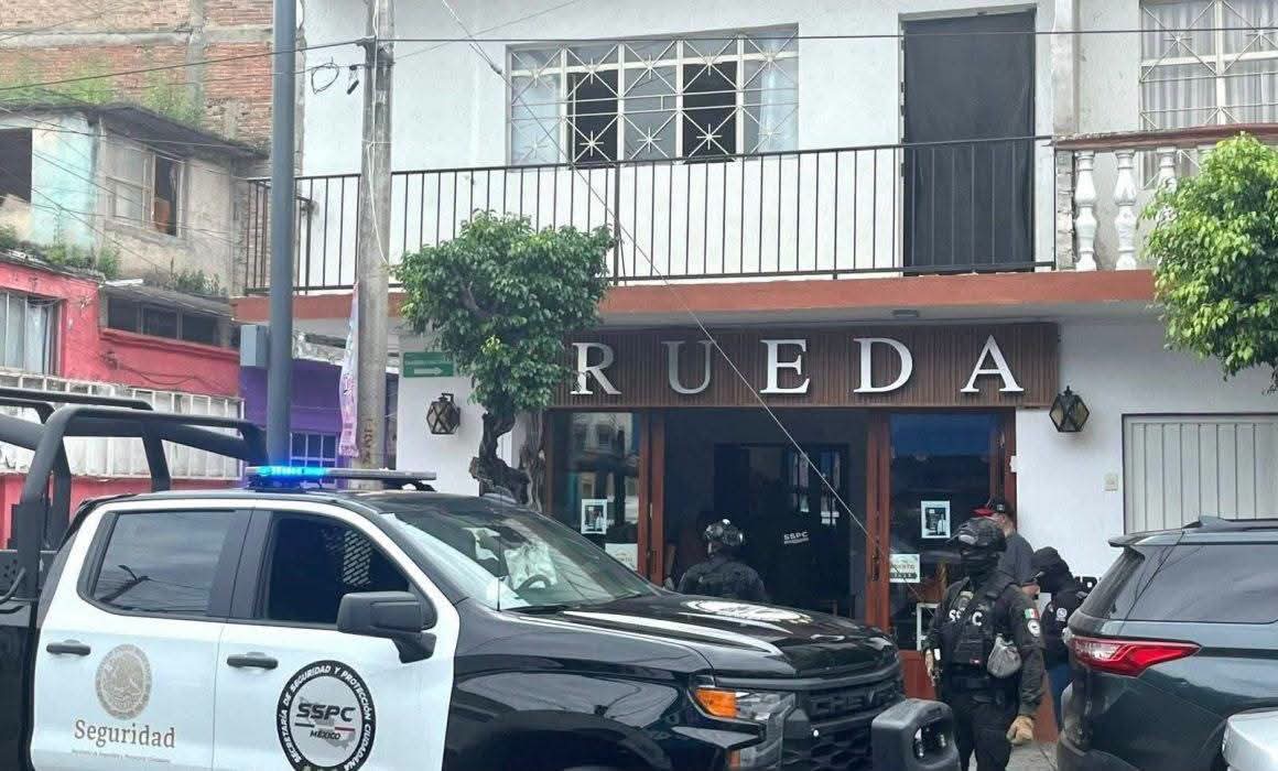 Trasladan a 5 detenidos ligados a investigación por caso Ayotzinapa
