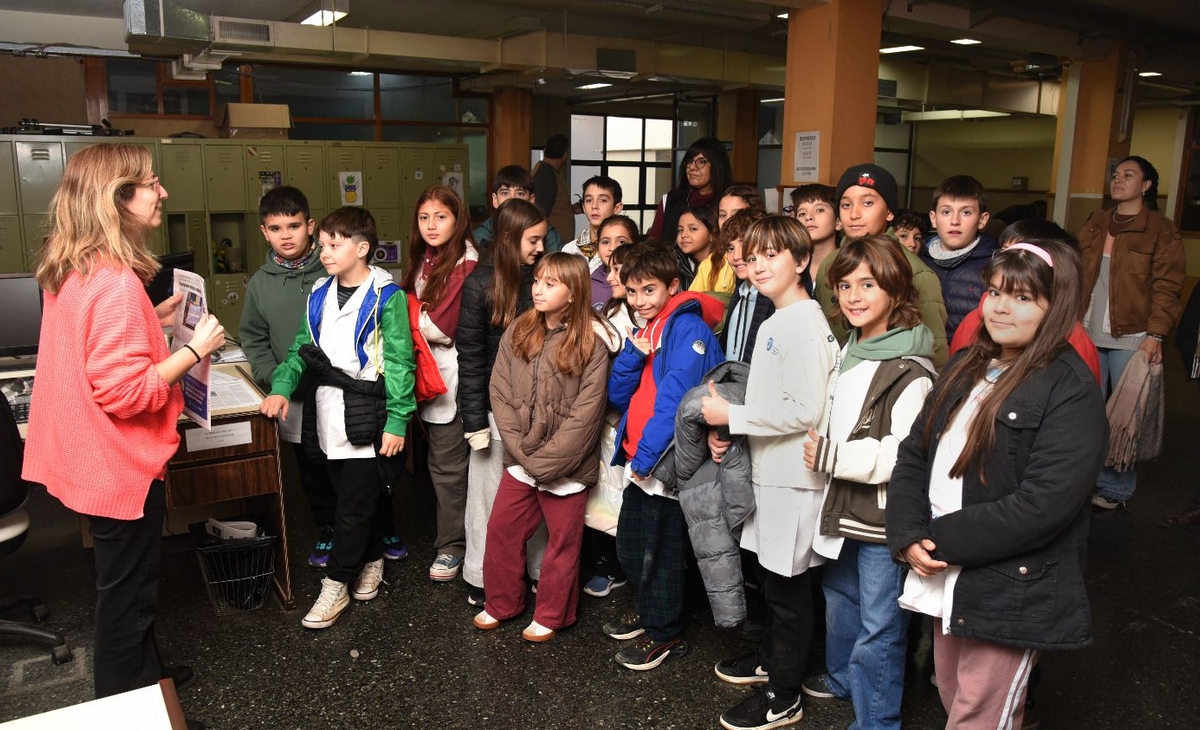 Visita escolar a LA ARENA Y RADIO NOTICIAS