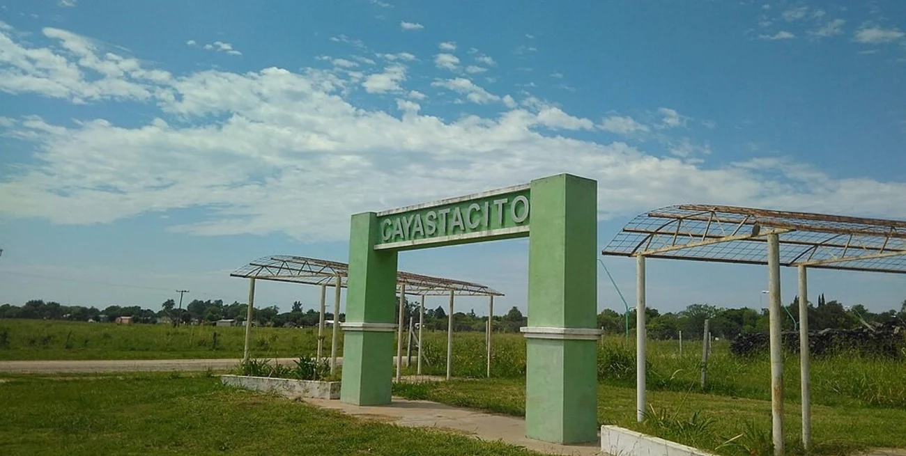 Cayó una avioneta en una zona rural de Cayastacito