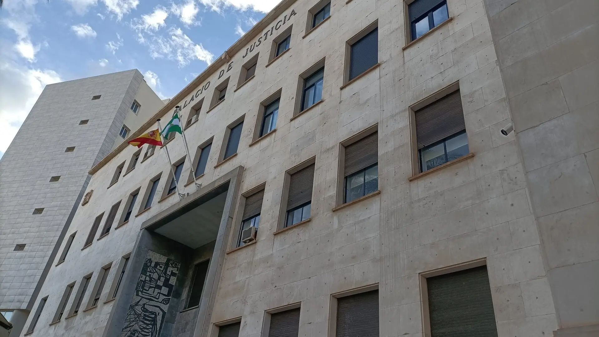 Condenan a un hombre a 17 años de prisión por maltrato, amenazas y agresión sexual a su mujer y a su hija