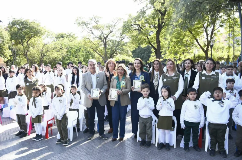 La intendente Fuentes y la ministra de Educaci&oacute;n Nassif encabezaron una jornada especial por el D&iacute;a del Medio Ambiente