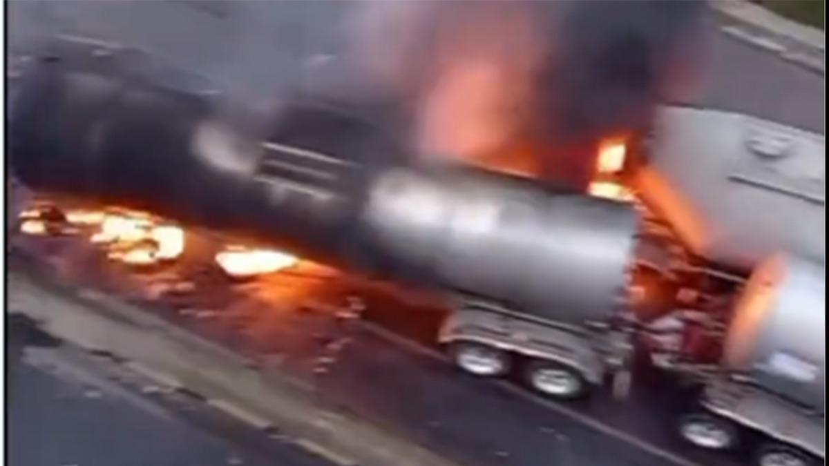 Terrible accidente en la Chamapa-Lechería deja a miles varados