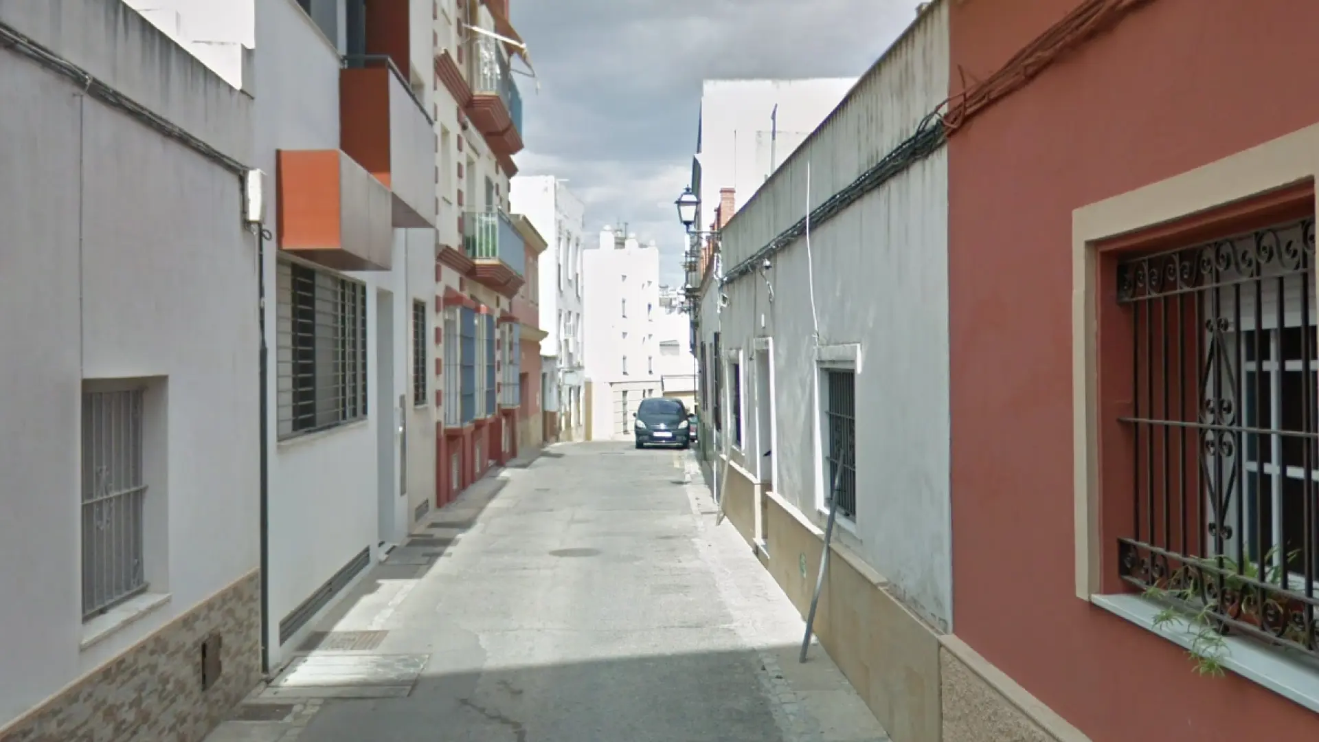Un menor de 14 años atropella a un Policía Local en Sanlúcar de Barrameda