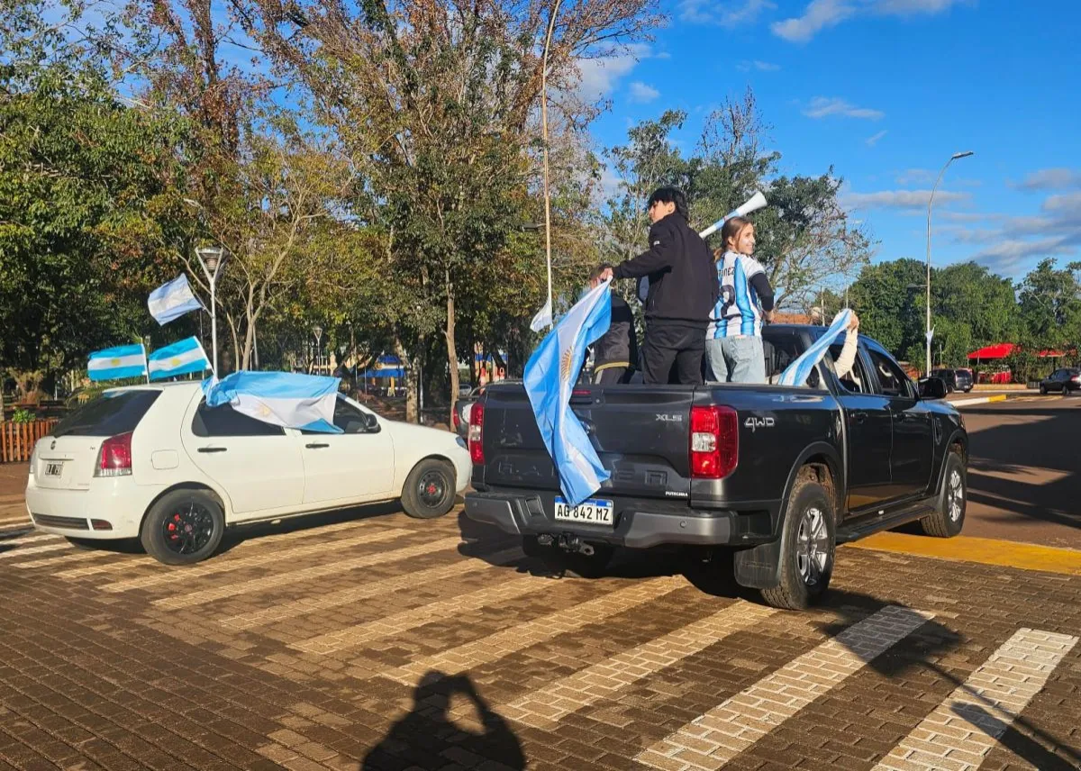Los misioneros salieron a celebrar la clasificación de Argentina en el Mundial