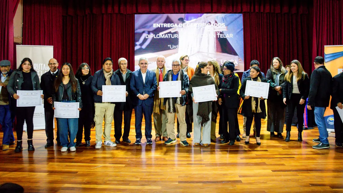 93 artesanos recibieron sus certificados de la Diplomatura en Tejido en Telar "Urdiendo Futuro"