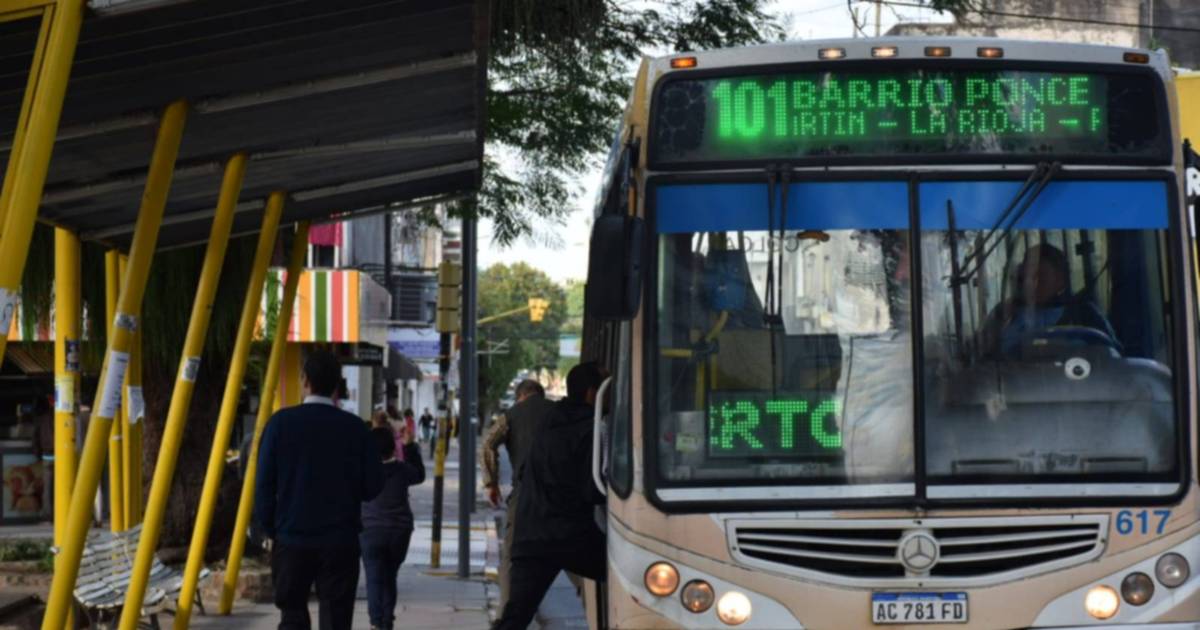 Choferes de colectivos cobraron el sueldo con escalas viejas y apuran una reunión