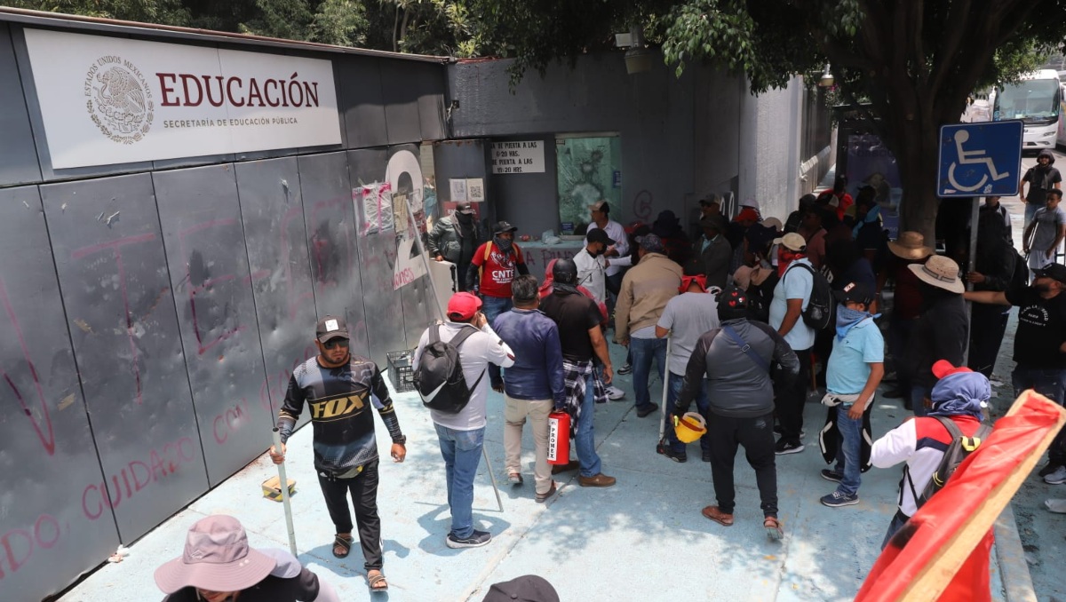 Qué sanción podrían recibir miembros de la CNTE por irrumpir en la SEP