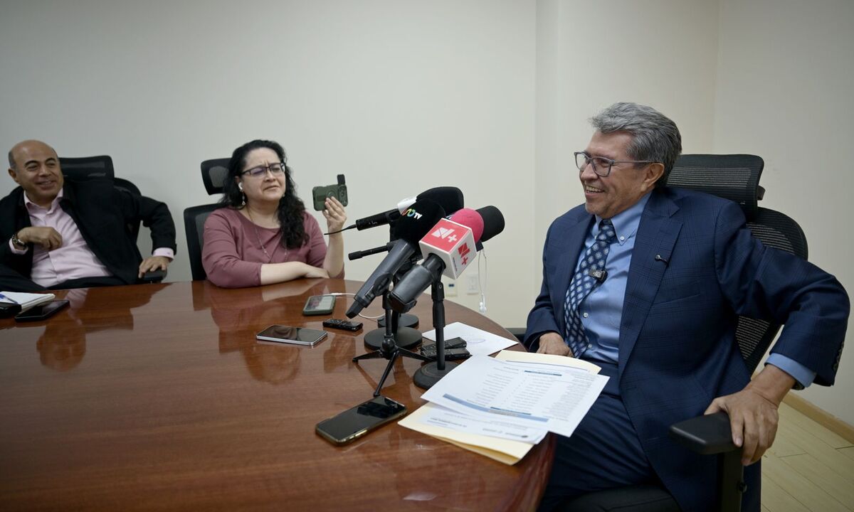 Monreal alerta deserciones en Morena por elecciones 2027