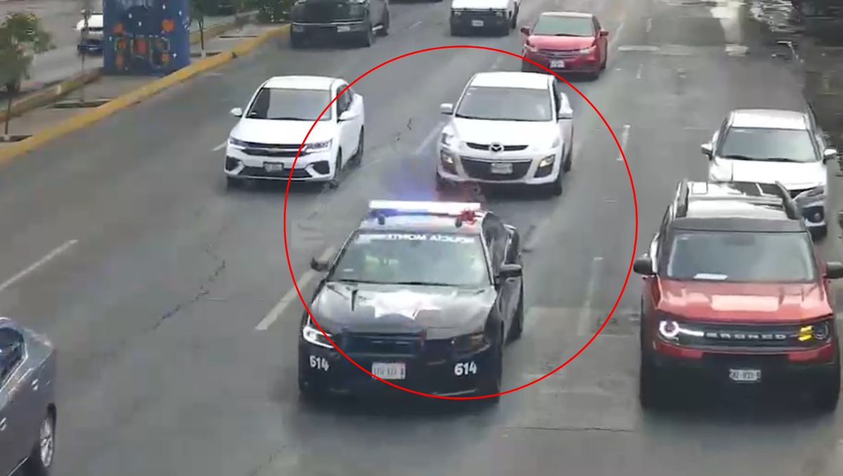 Tránsitos escoltan vehículo a hospital en San Pedro