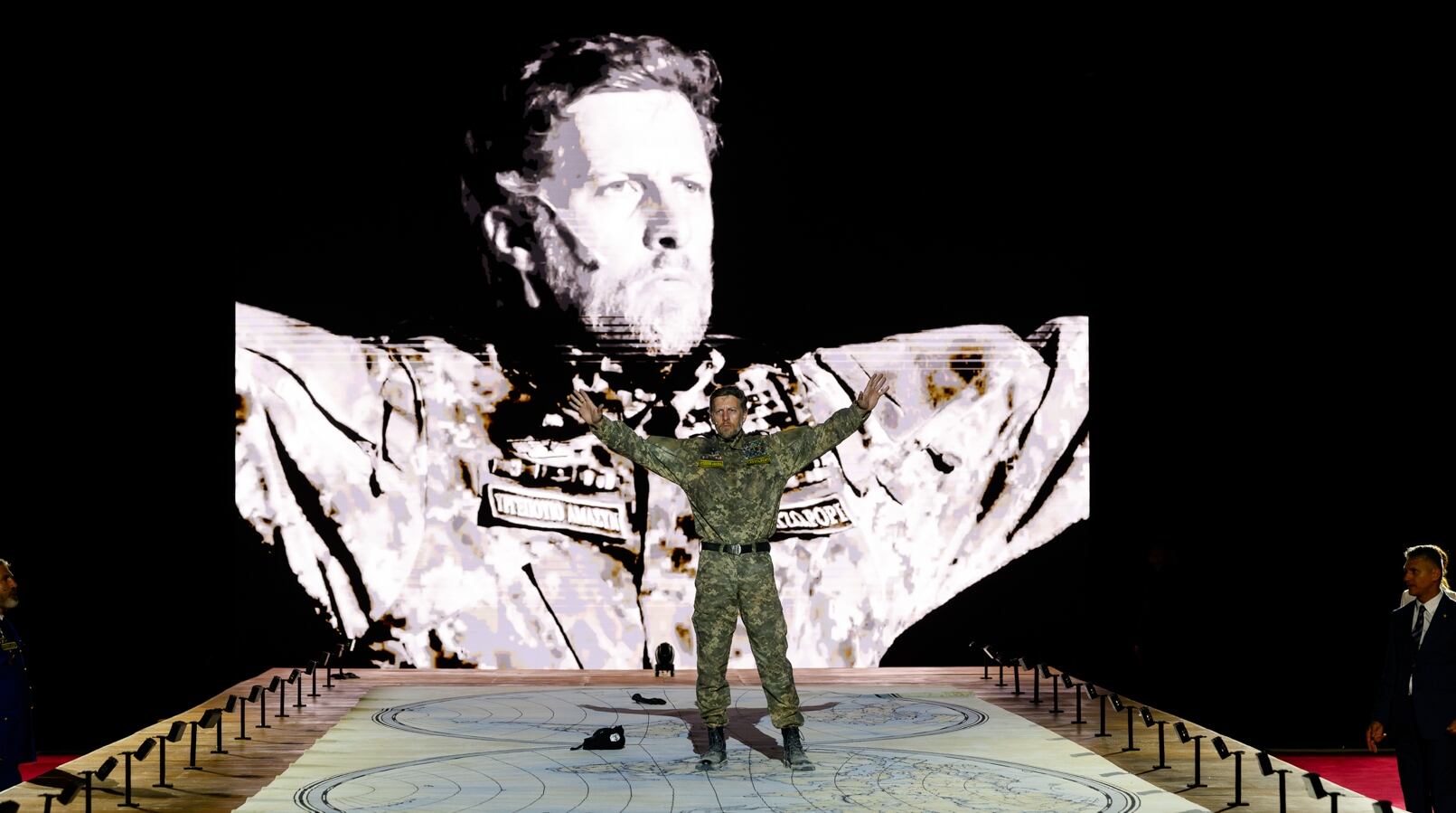 'No a la guerra': Àlex Ollé trae al presente la tragedia de 'Los persas' en la meca del teatro grecolatino