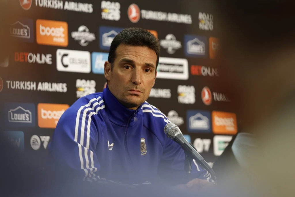 Scaloni dijo que Messi está mejor y no descartó cambios en la lista