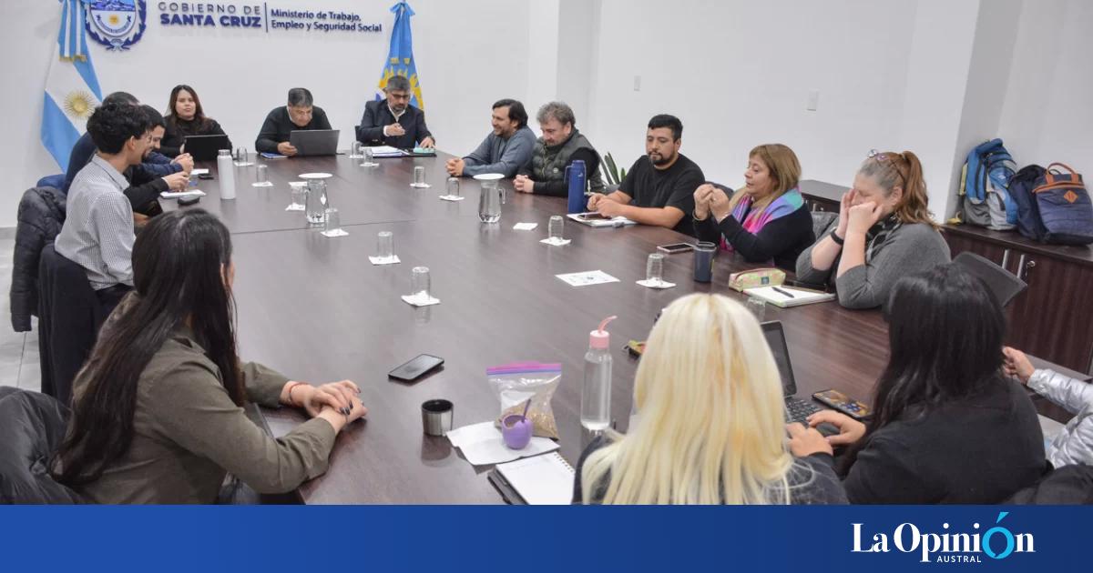 El Gobierno ofreció un aumento del 13% para los trabajadores estatales de Santa Cruz