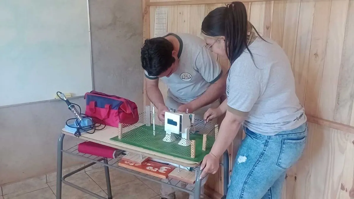 Estudiantes de Pozo Azul crearon una estación meteorológica
