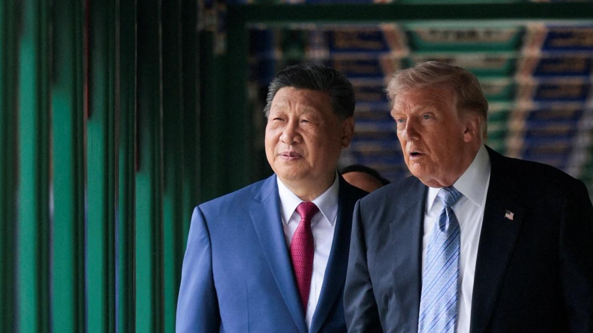 China impone controles de exportación sobre 10 empresas de EU