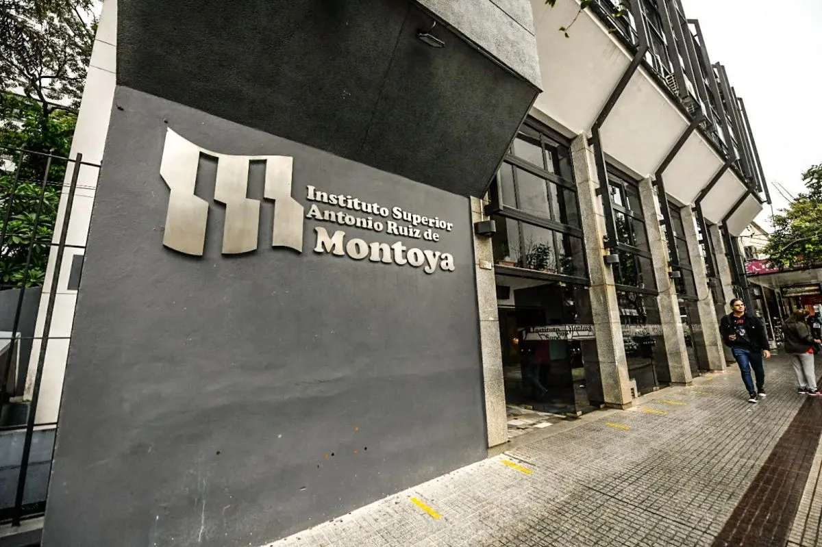Estudiante de un profesorado fue denunciado por abuso sexual y jóvenes del Montoya exigen medidas