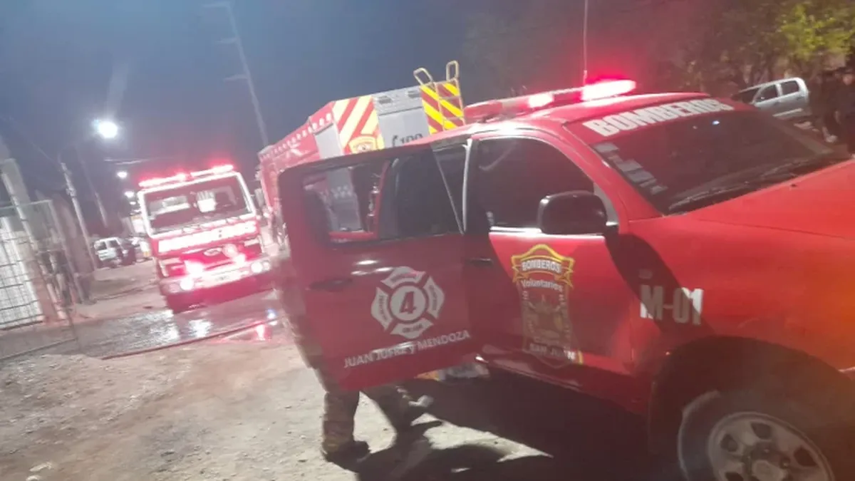 Desesperación en 9 de Julio: un incendio destruyó el esfuerzo de una familia y los dejó con lo puesto