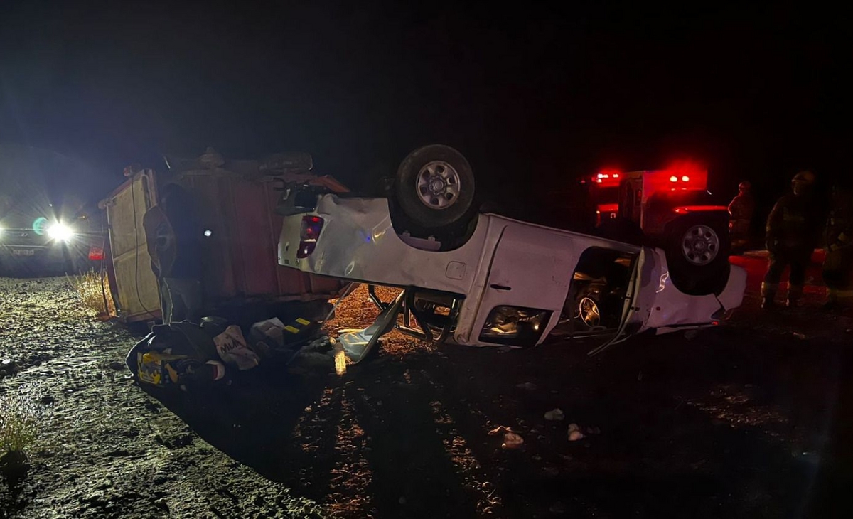Tres heridos en un vuelco en la ruta 20