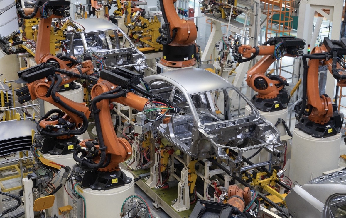 Empleo manufacturero en México acumula meses de caídas;