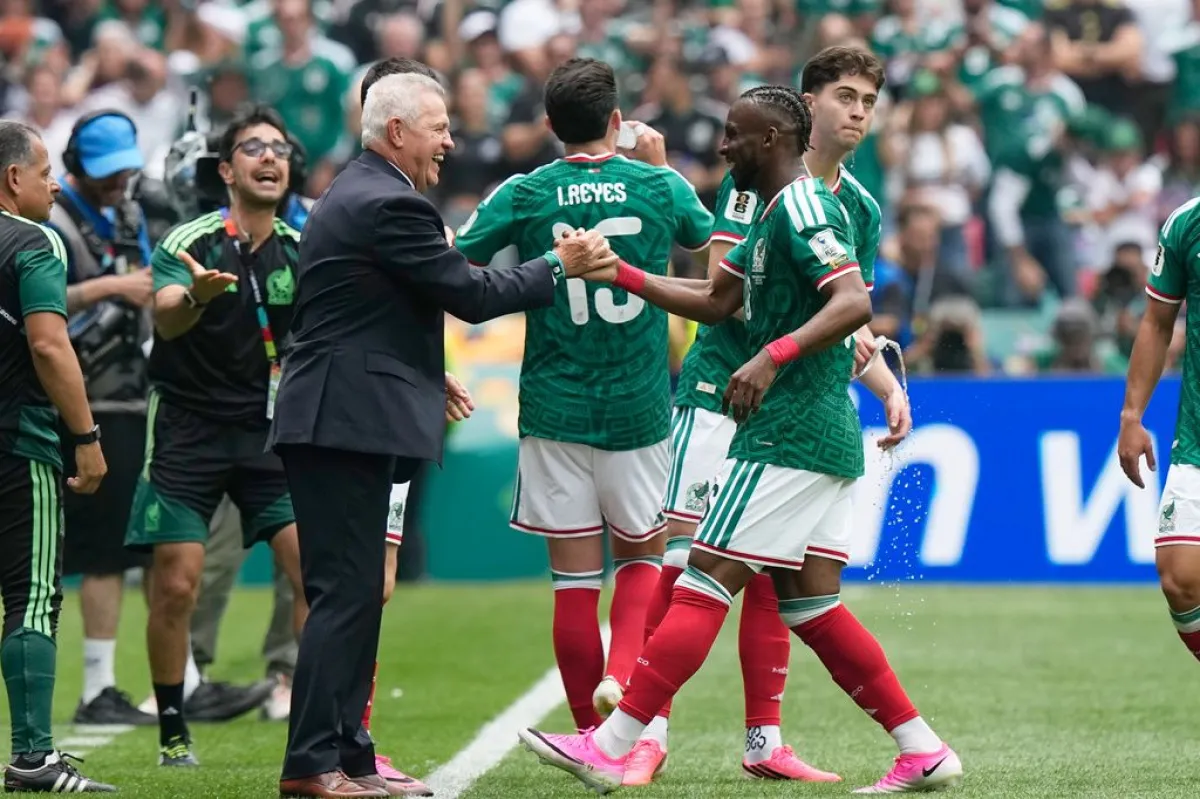 El cruce entre los entrenadores de México y Sudáfrica tras el partido inaugural del Mundial: "Sino les metíamos cinco, cabrón"