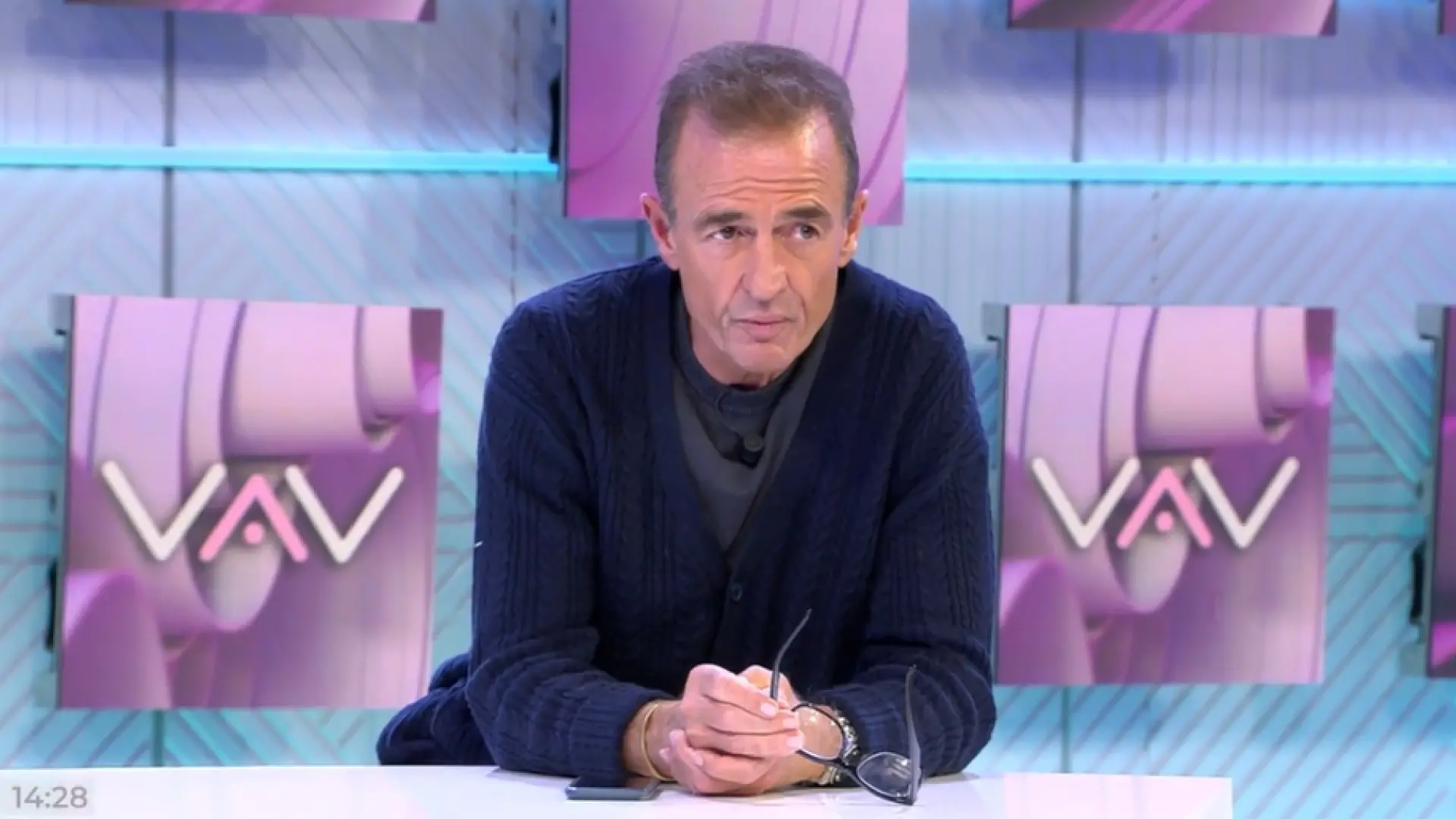 Las imágenes de Alessandro Lecquio tras su despido de Mediaset: su mujer, María Palacios, y su hija, sus grandes apoyos