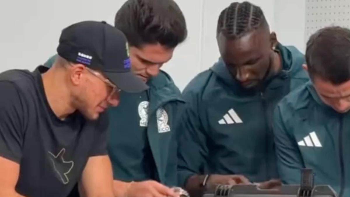 El influencer Steve Will Do It regaló relojes Rolex a los futbolistas de la Selección Mexicana