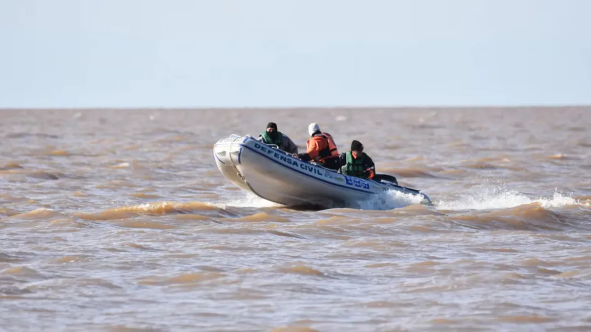 Hallaron un cuerpo en Uruguay e investigan si pertenece a pescadores desaparecidos en el Río de la Plata