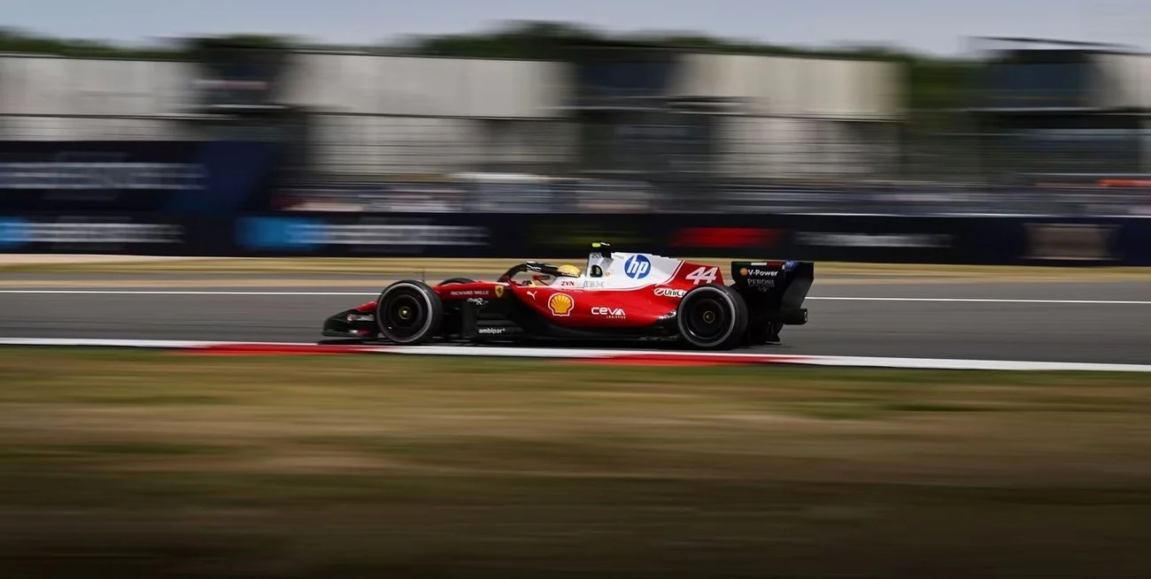 Hamilton hizo vibrar Silverstone: Ferrari dominó la clasificación Sprint