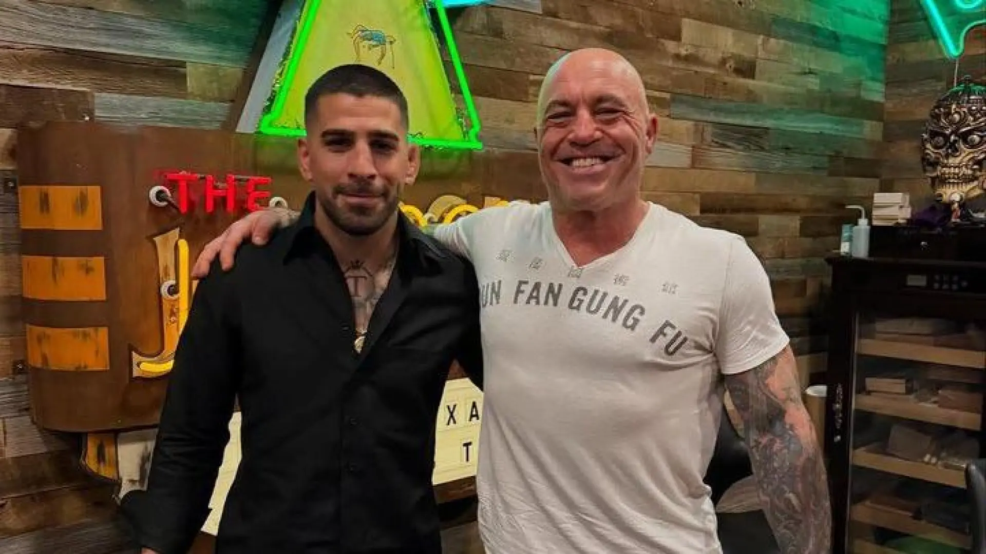 Joe Rogan, experto en UFC: "Volví a ver el combate y Topuria estaba destrozando el hígado de Gaethje"