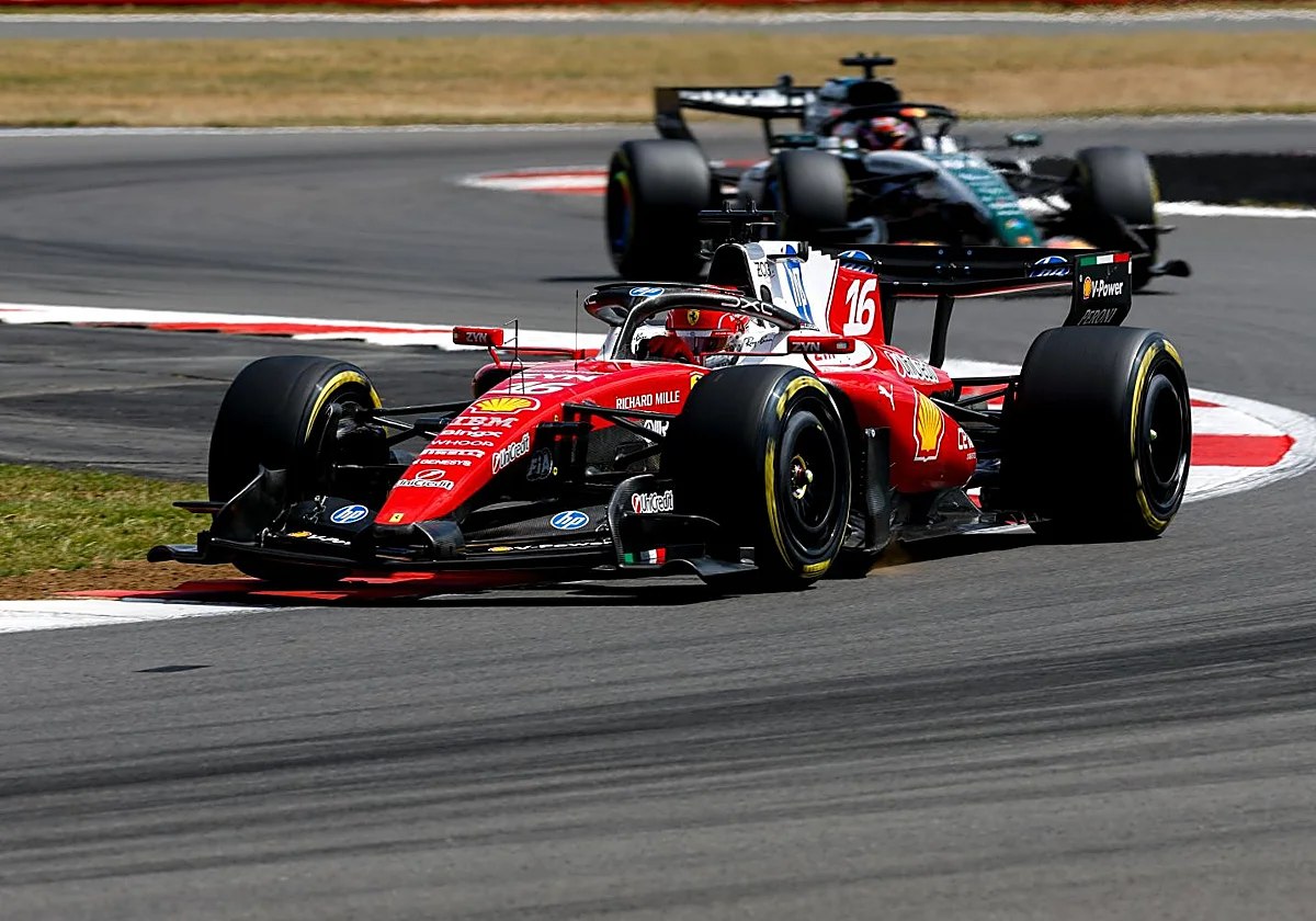 Leclerc saca oro de la falta de fiabilidad de Mercedes