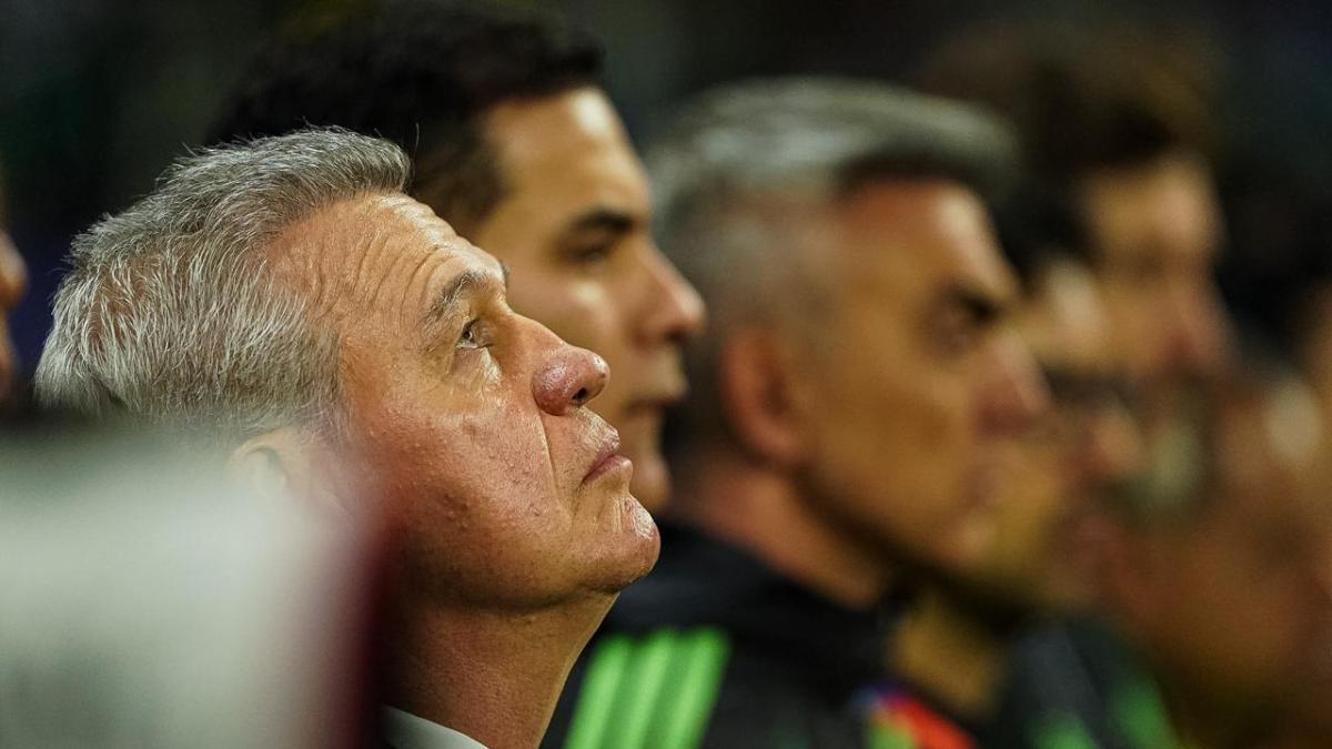 Al quinto partido y otra vez abuelo, la mejor noche de Javier Aguirre con la Selección Mexicana