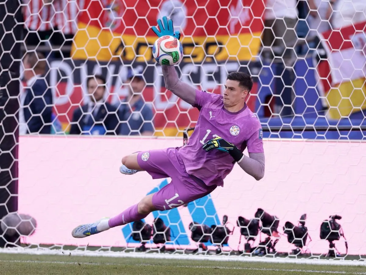 En el ranking FIFA de arqueros, Orlando Gill y Vozinha entre los mejores