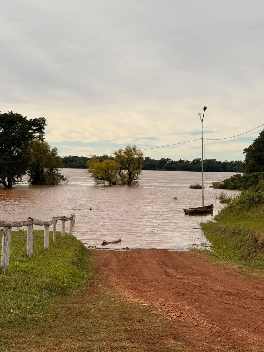 Crecida del río Uruguay: superó los 10 metros en Santo Tomé y cortaron el paseo costero