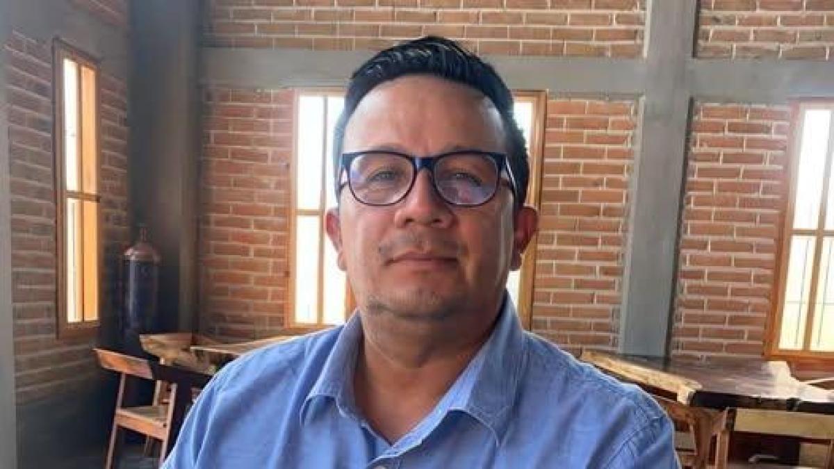 Balean al periodista Marcos Ramos tras festejos por triunfo del Tri; lo reportan estable